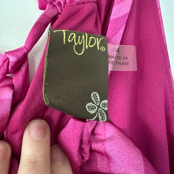 Size 4 Women’s Taylor Pink Halter Maxi Dress - Picture 4 of 6